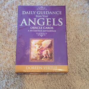 Daily Guidance from Your Angels Oracle Cards: 44 cards plus booklet